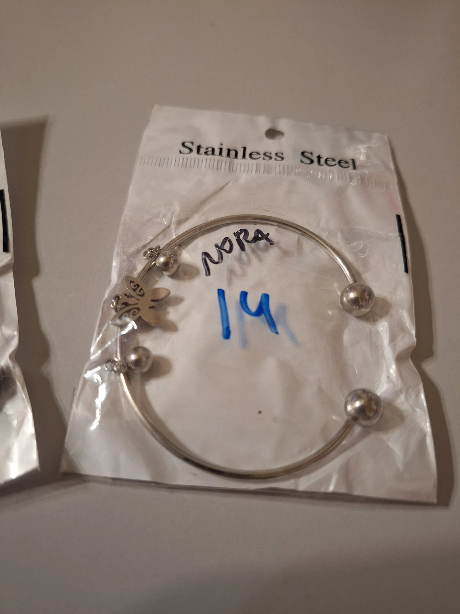Hermoso brazalete ajustable de acero inoxidable plateado de 5 mm de ancho – photo 3